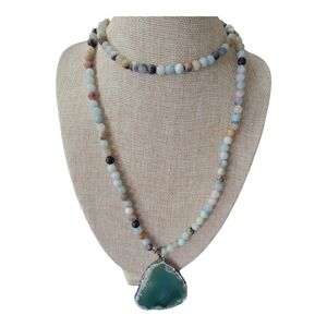 ✨SALE✨ Beautiful beaded wrap around necklace with stone cut onyx pendant